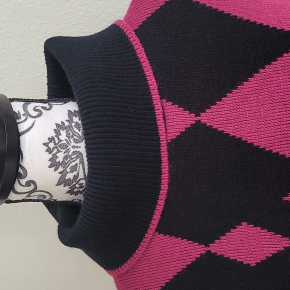 💕VINTAGE PIERRE CARDIN SWEATER. - Picture 3 of 10